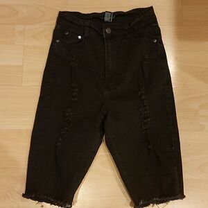Fashion Nova knee length distressed cut offs sz 9/10
